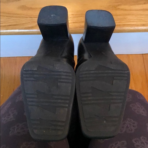 Black Leather Knee High Boots - Picture 4 of 5